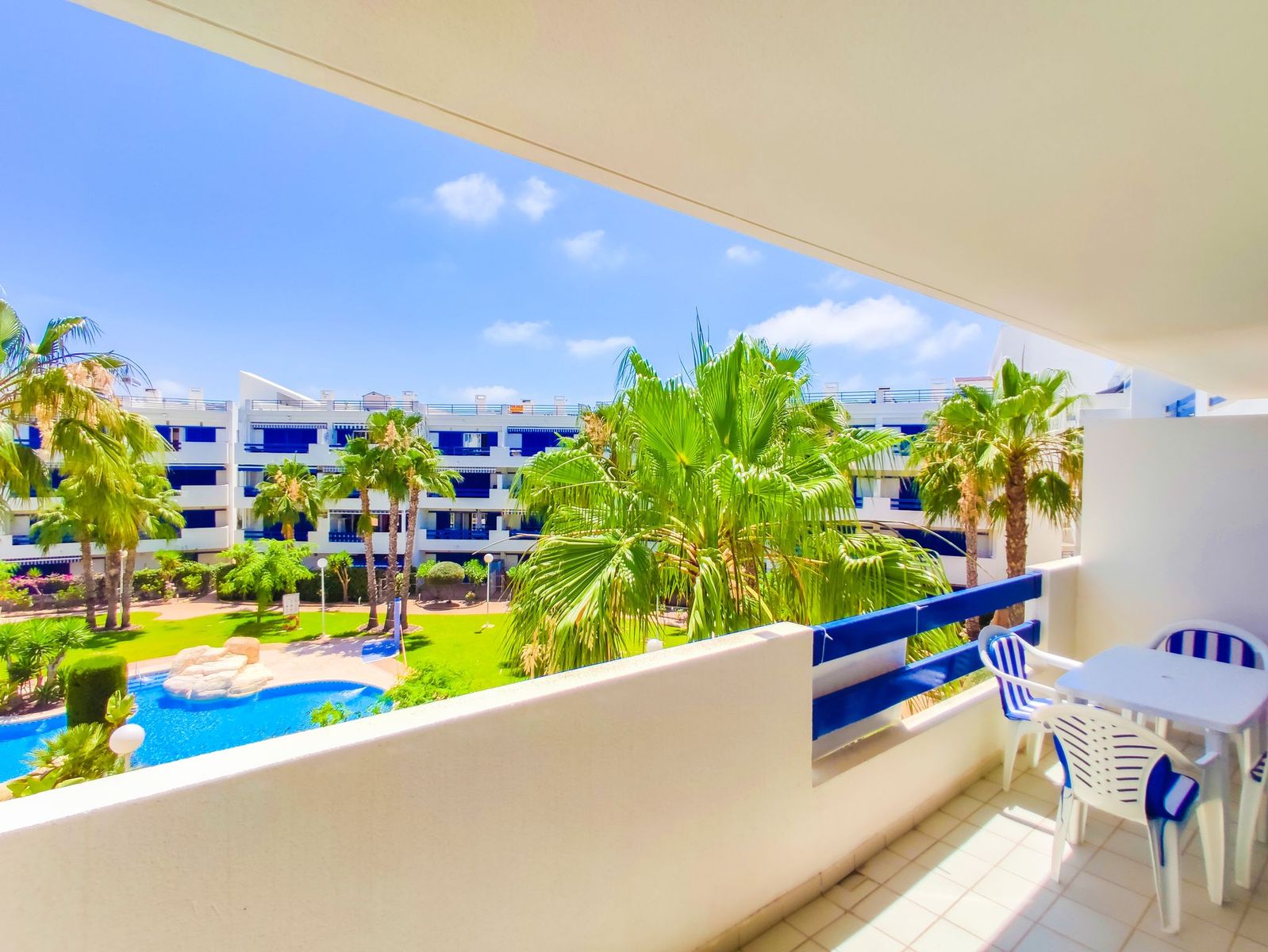 Apartment for sale in Playa Flamenca €119,900 (CM7627)