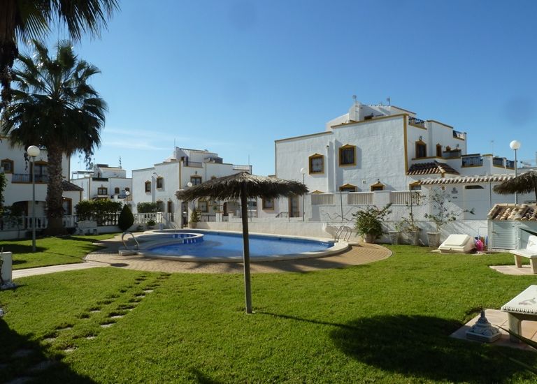 Townhouse for sale in Entre Naranjos Vistabella €107,995 (CM7750)