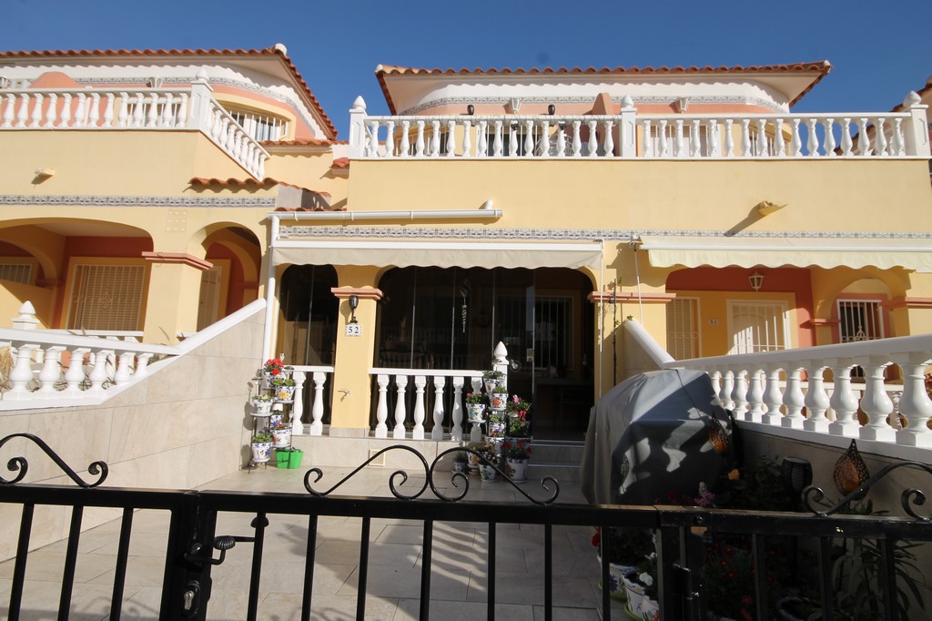 Townhouse for sale in Villamartin Las Filipinas €116,000 (CM7880 )