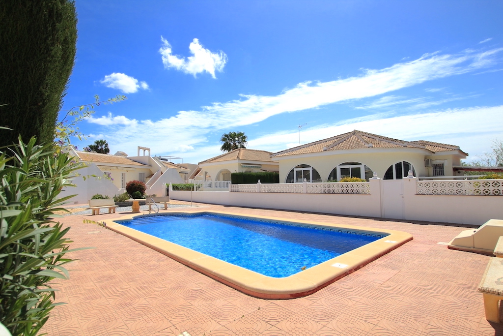 Villa for sale in Benijófar Monte Azul €220,000 (CM8829)