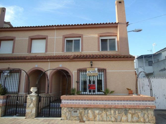 Townhouse for sale in Jacarilla €90,000 (CM2646)