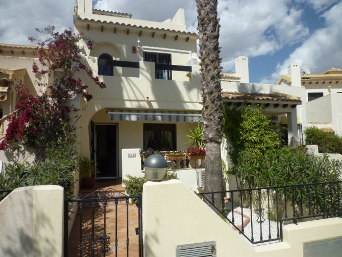 Townhouse for sale in Villamartin Las Ramblas €129,995 (CM3602)