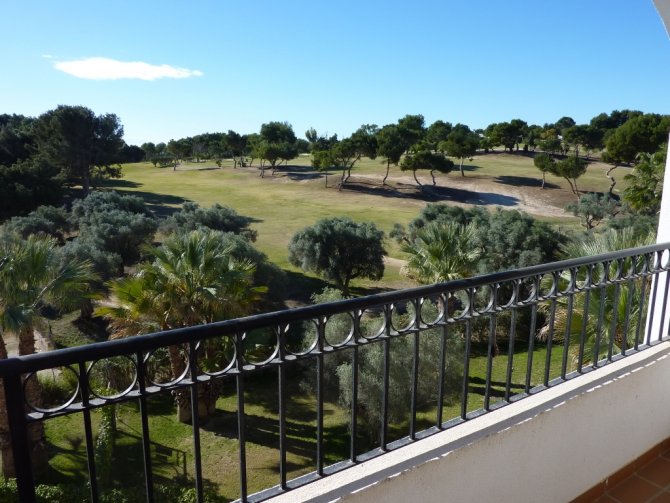 Apartment for sale in Villamartin €59,995 (CM3656)