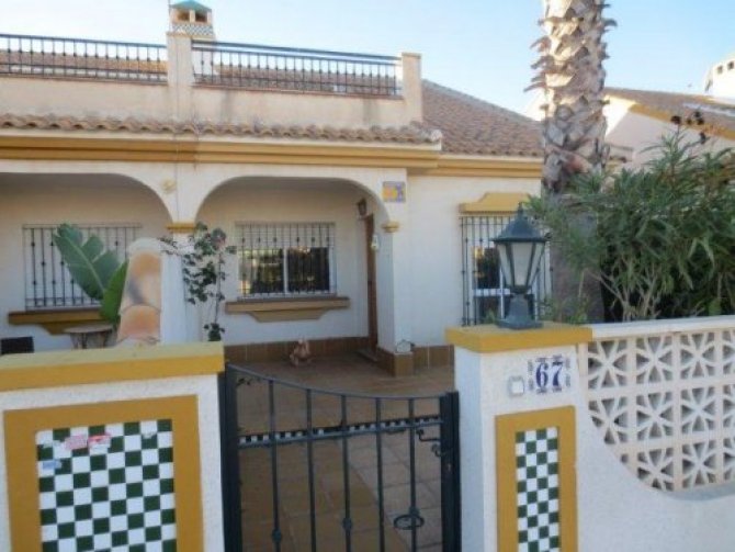 Villa for sale in La Zenia €120,000 (CM3702)