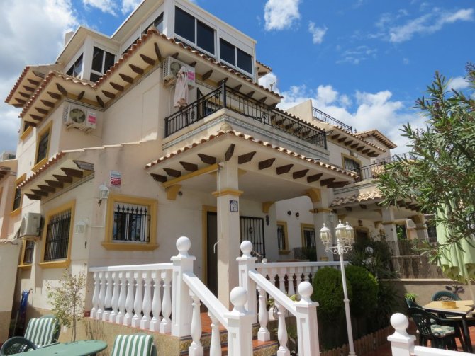 Townhouse for sale in La Zenia €154,950 (CM3932)