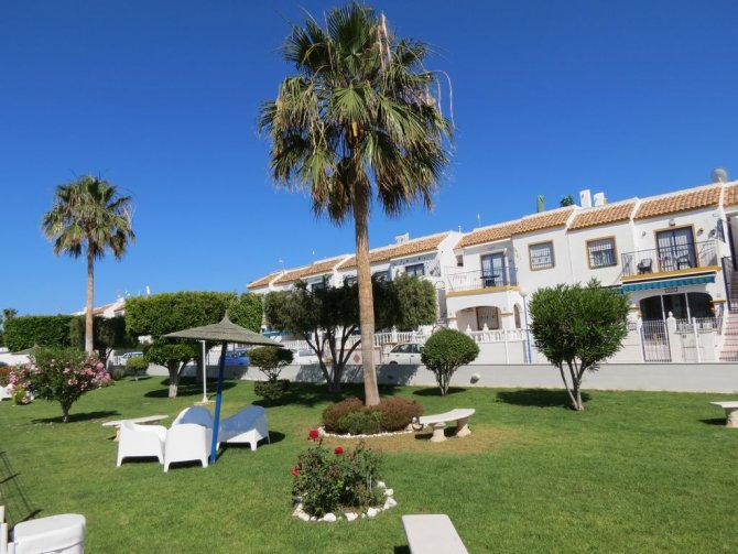 Apartment for sale in Torrevieja Jardin Del Mar €69,950 (CM4026)