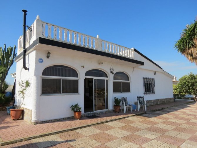 Villa for sale in La Marina €239,000 (CM4204)