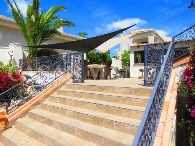 Villa for sale in Ciudad Quesada €449,950 (CM4695)
