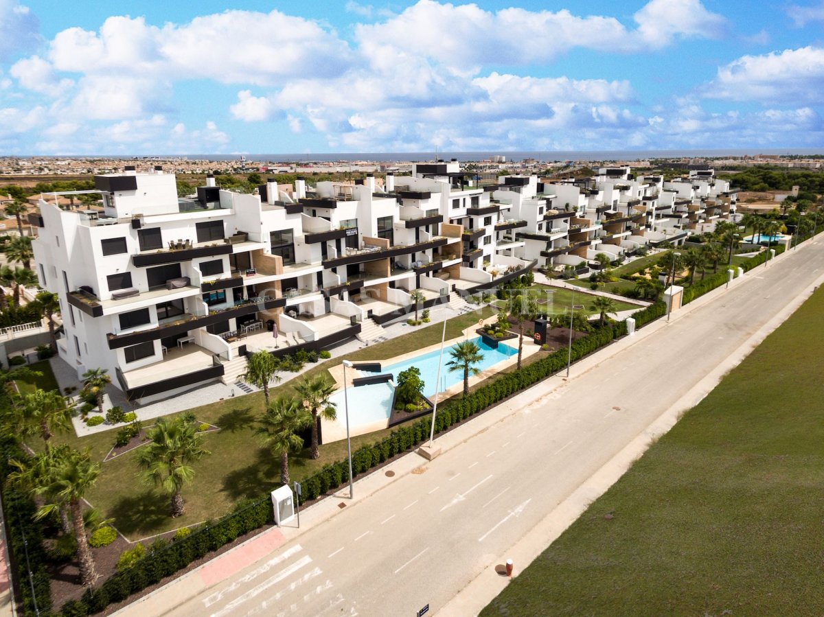 Apartment for sale in Villamartin Los Dolses €268,000 (CM5120)