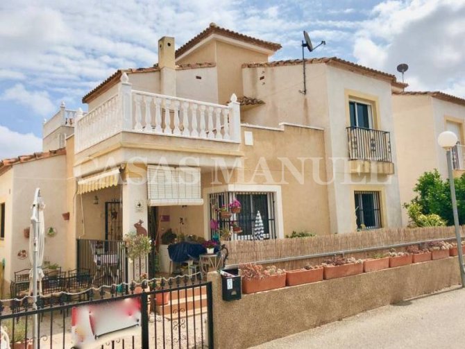 Villa for sale in Algorfa Urb. Montebello €125,000 (CM6875)