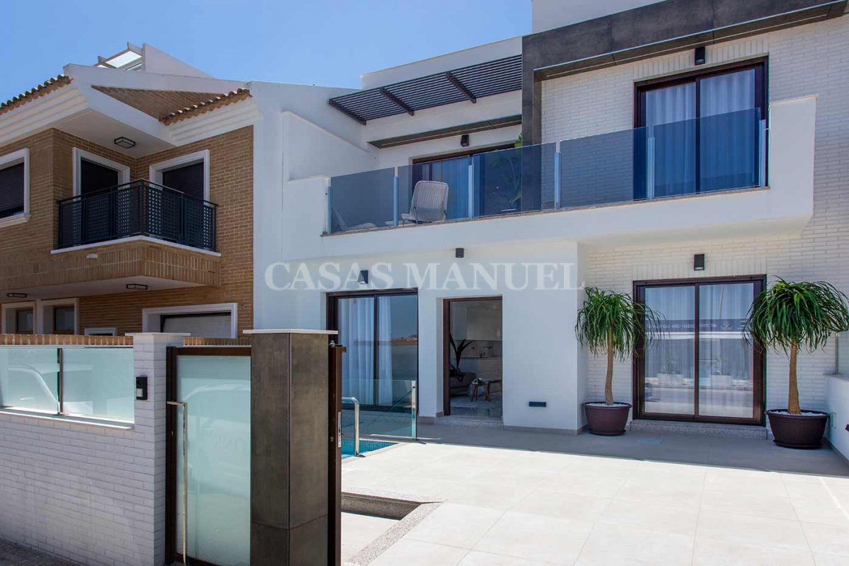 Townhouse for sale in San Pedro del Pinatar €218,000 (CM7518)