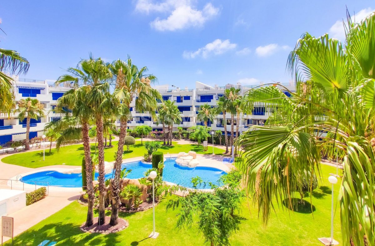 Apartment for sale in Playa Flamenca €119,900 (CM7627)
