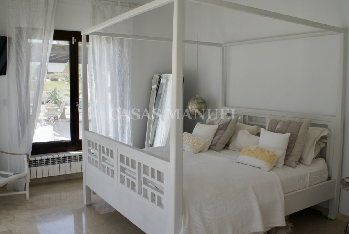 Villa for sale in El Valle Golf Resort €545,000 (CM7843)