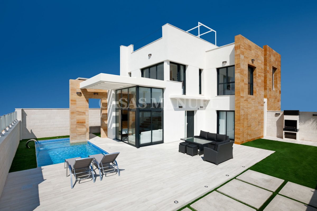 Villa for sale in Cabo Roig €379,900 (CM7870)