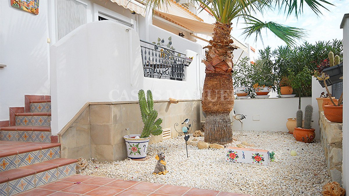Townhouse for sale in Villamartin €159,950 (CM7876)