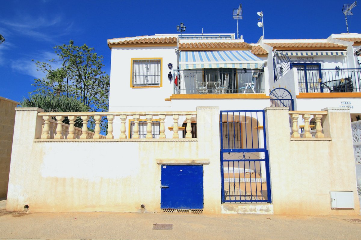 Apartment for sale in Torrevieja Jardin Del Mar €79,950 (CM8020)