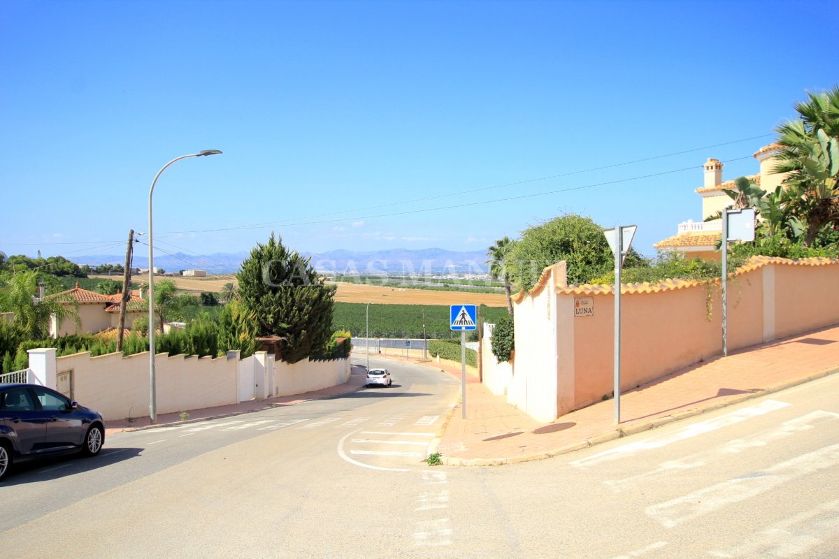 Plot for sale in Almoradi €130,000 (CM8613)