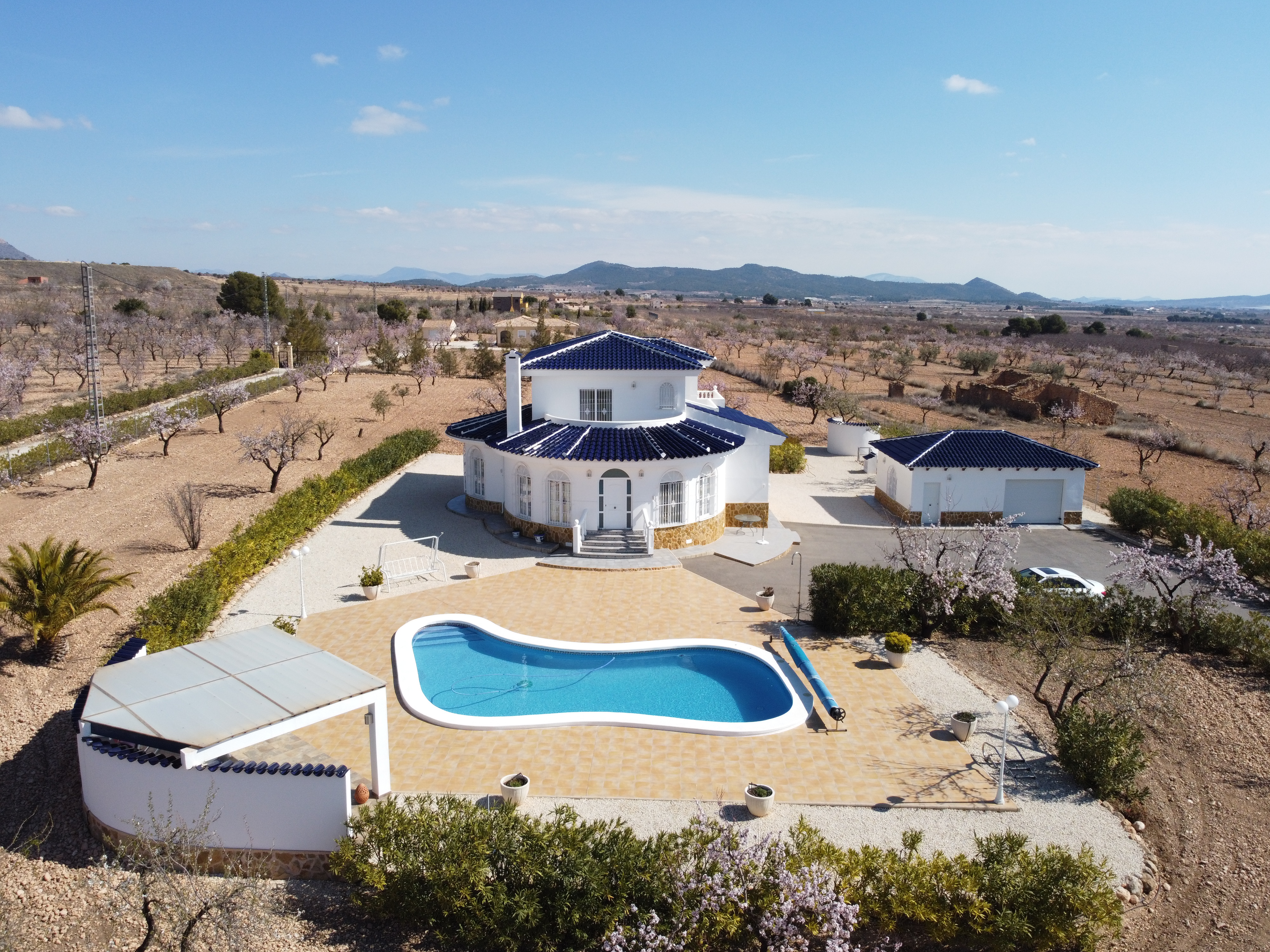 Villa in Lel - view 1