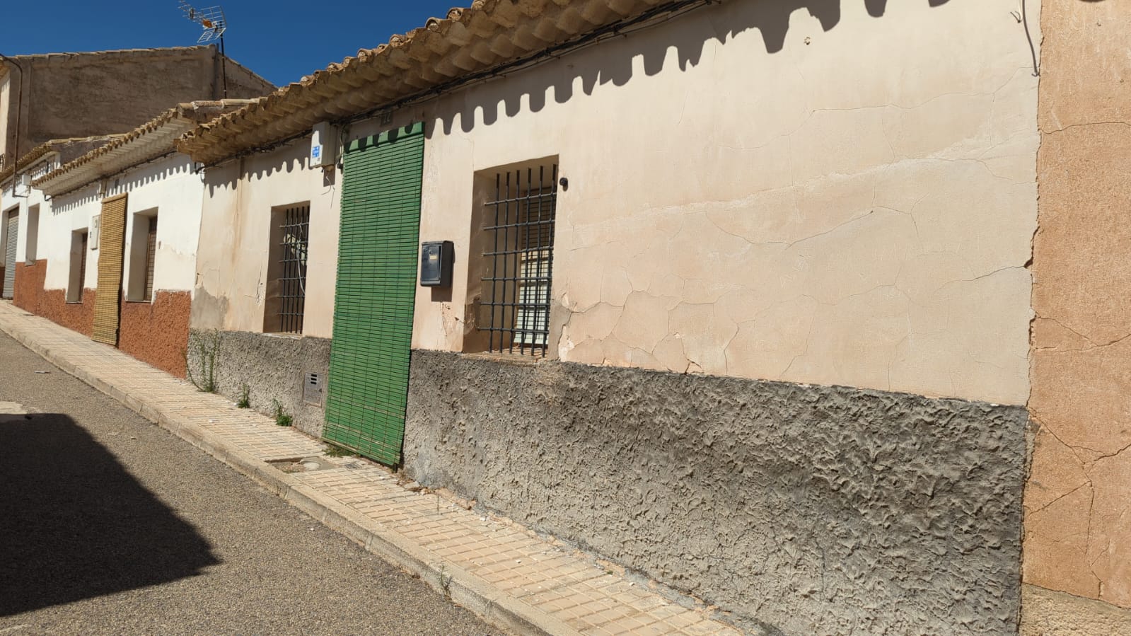 Country House for sale in Raspay €25,000 (CF678)