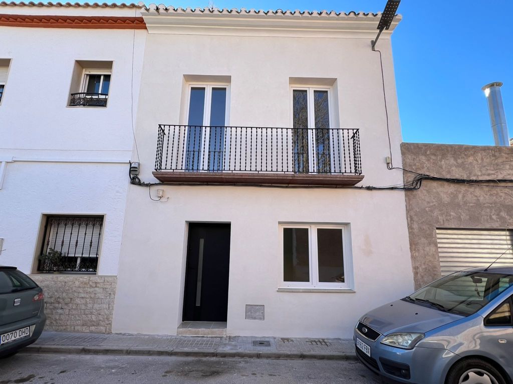 House in Pinoso - view 1