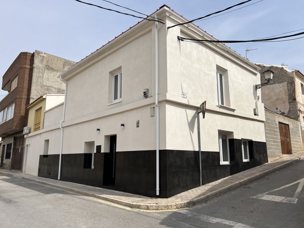 House in Pinoso - view 1