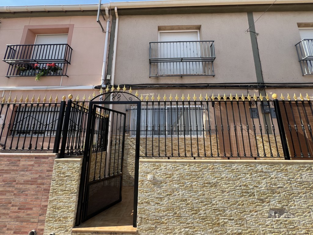 House in Pinoso - view 1