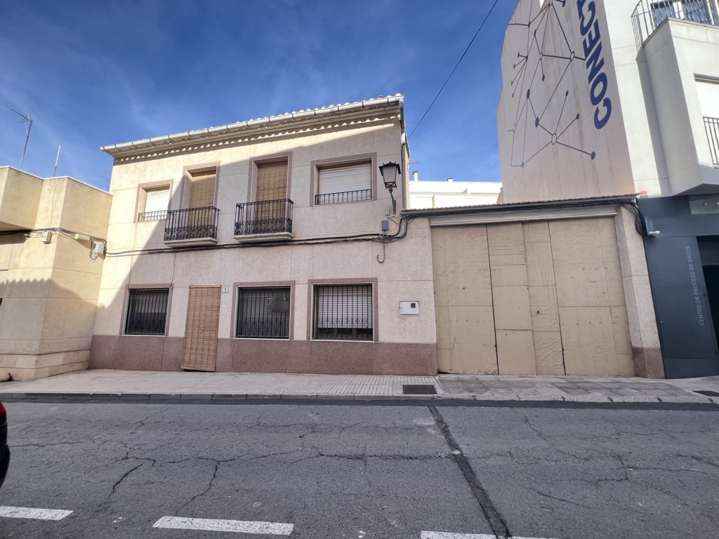 House in Pinoso - view 1