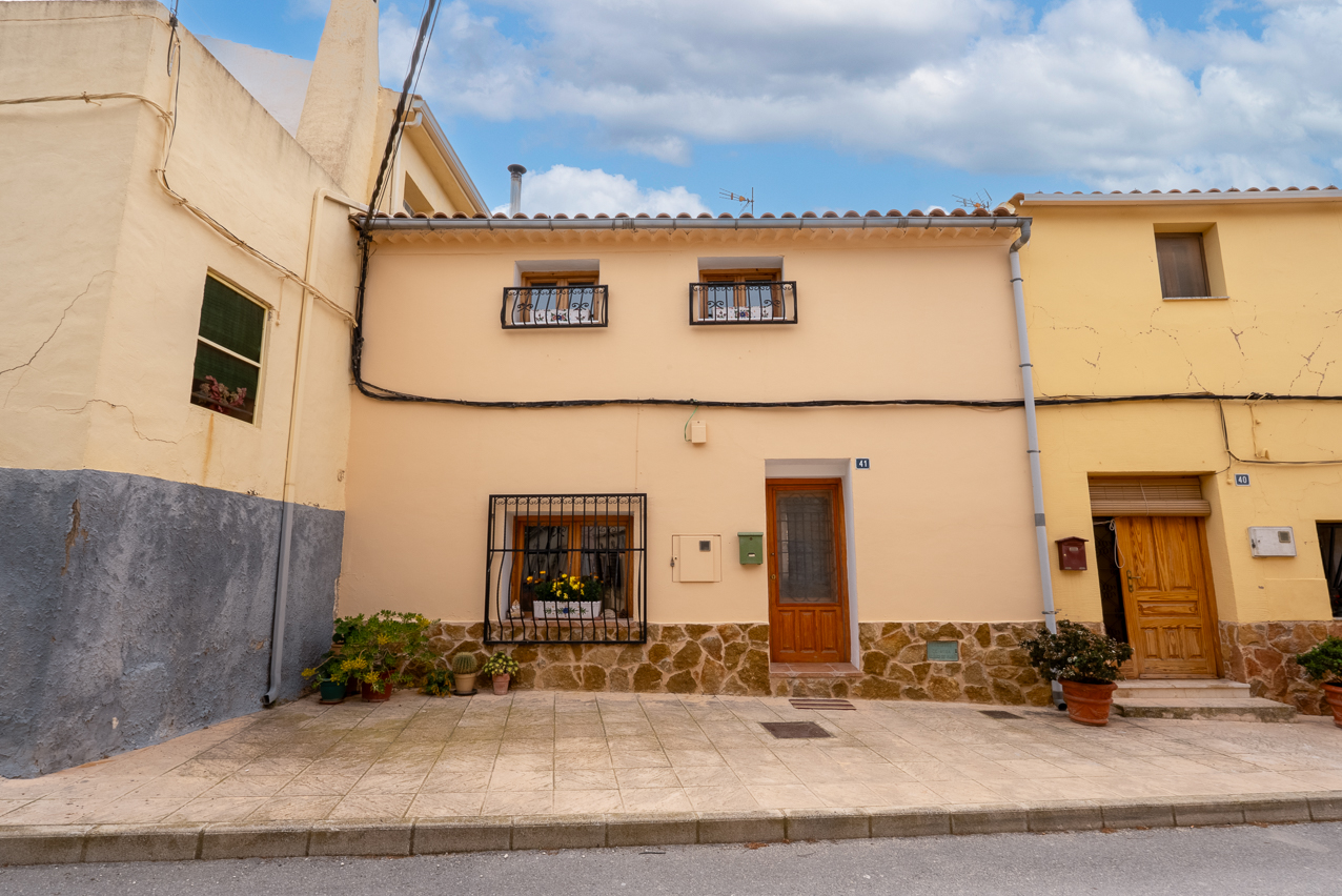 House in Las Encebras - view 1