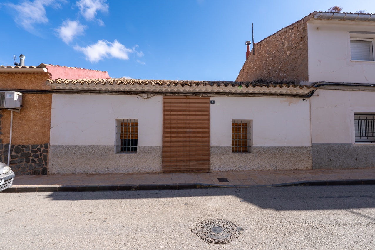 House in Pinoso - view 1