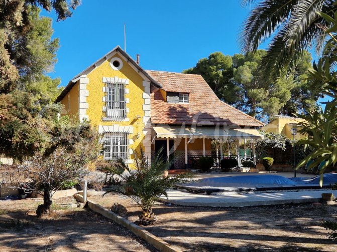 Maison de Campagne - Yecla