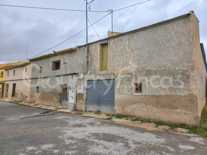 
              Historic Estate with Two Houses and Bodega Near Pinoso
      