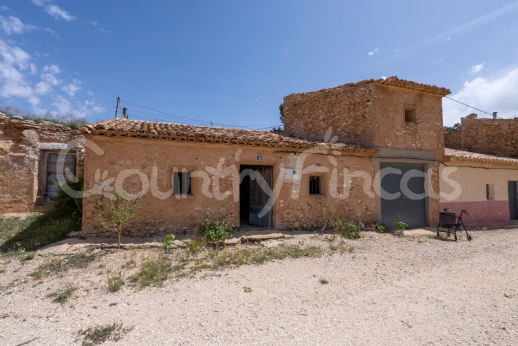 
              Cave House in Raspay
      