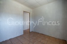 Huge building land with warehouse