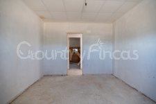 Huge building land with warehouse