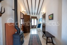 Beautiful Traditional Town House w/ Garden and Casita