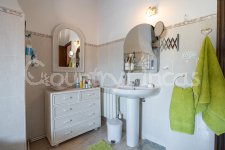 Beautiful Traditional Town House w/ Garden and Casita