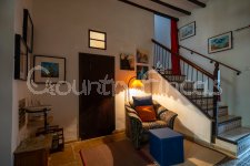 Beautiful Traditional Town House w/ Garden and Casita