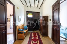 Beautiful Traditional Town House w/ Garden and Casita