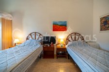 Beautiful Traditional Town House w/ Garden and Casita