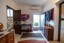 Beautiful Traditional Town House w/ Garden and Casita