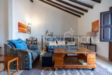 Beautiful Traditional Town House w/ Garden and Casita