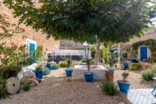 Beautiful Traditional Town House w/ Garden and Casita