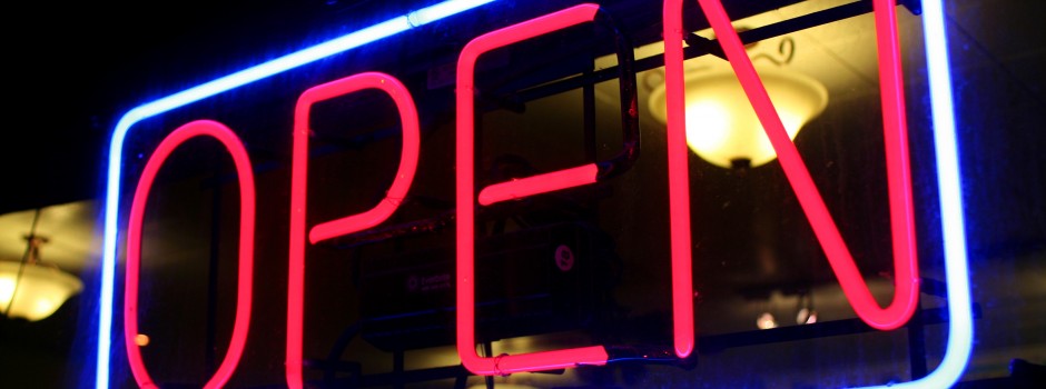 Open - Neon Sign
http://www.flickr.com/photos/virtualsugar/316200555