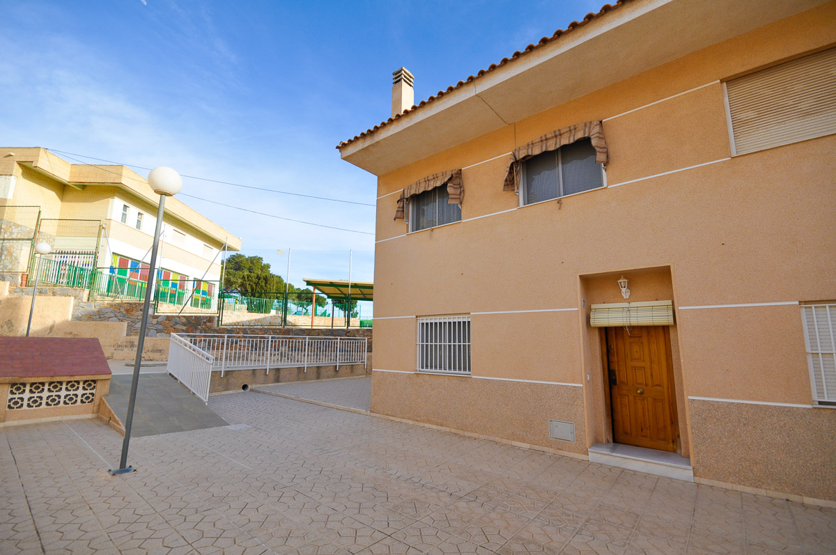 Townhouse for sale in Santa Pola, Spain €140,000 (GA0250)