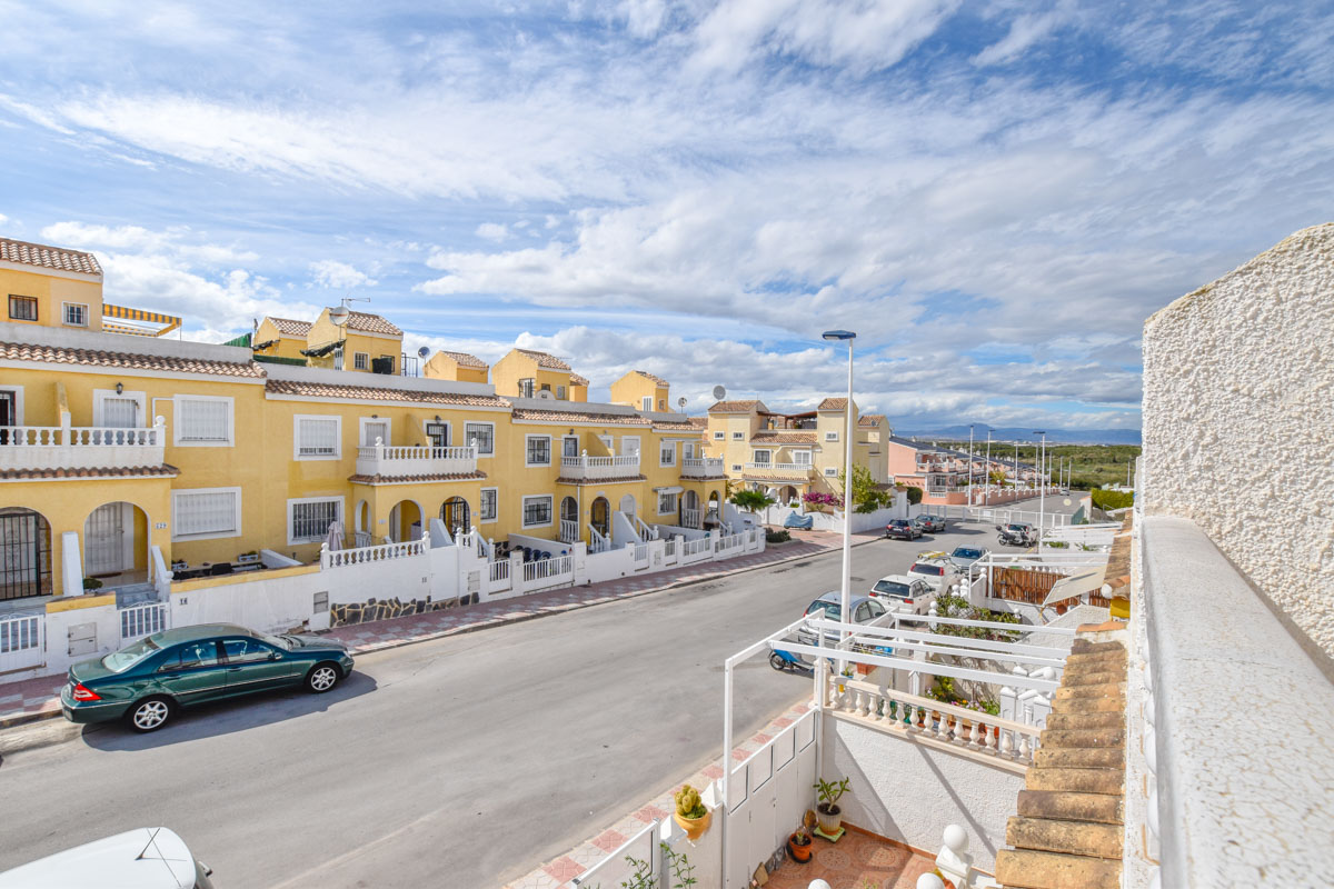 Townhouse for sale in Monte y Mar Bajo, Gran Alacant, Spain €97,000