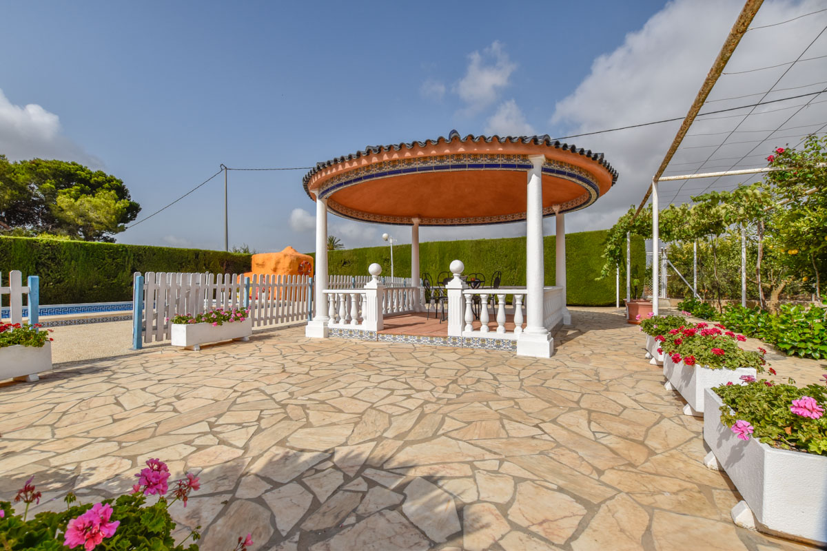 Detached Villa for sale in Valverde, Spain €312,000 (GA0301)