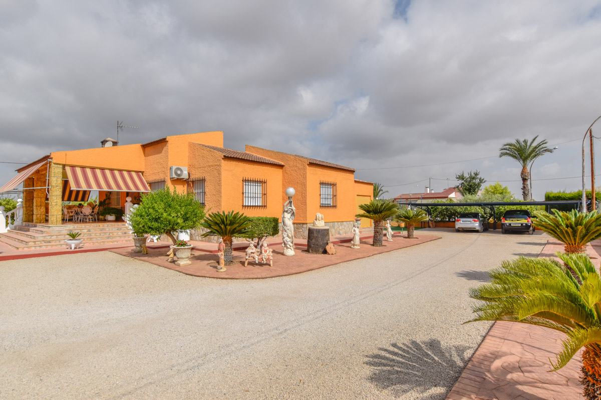 Detached Villa for sale in Valverde, Spain €312,000 (GA0301)