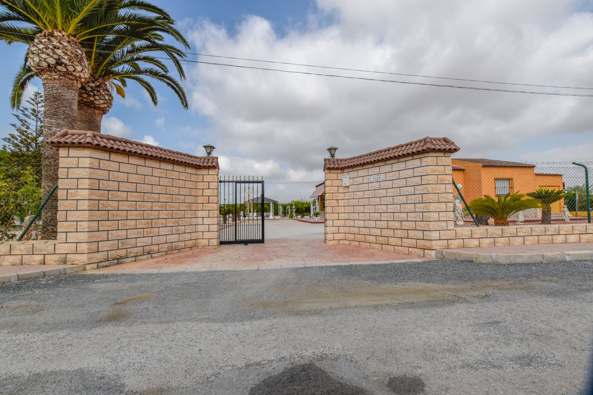 Detached Villa for sale in Valverde, Spain €312,000 (GA0301)