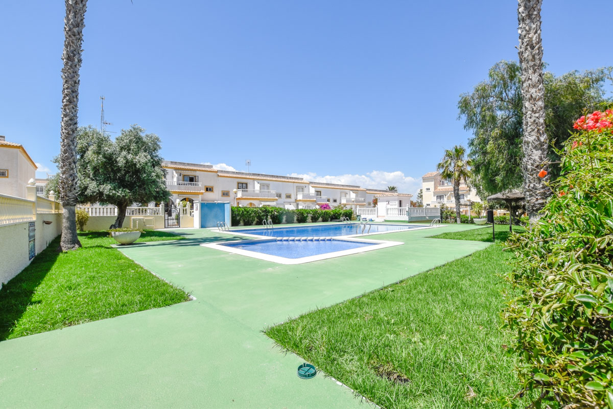 Townhouse for sale in Monte y Mar Bajo, Gran Alacant, Spain €97,000