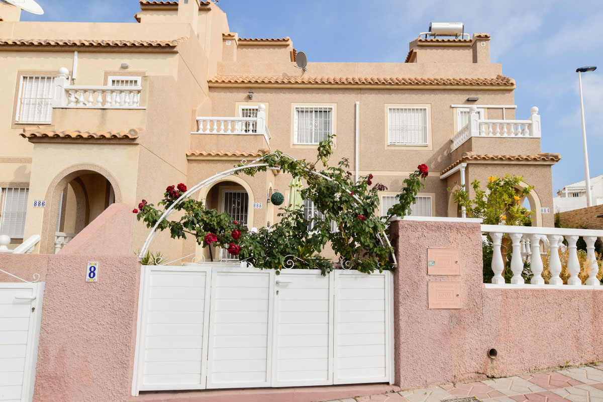 Townhouse for sale in Monte y Mar Alto, Gran Alacant, Spain €135,000